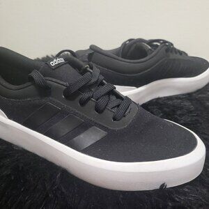 BRAND NEW - ADIDAS Shoes (6.5)